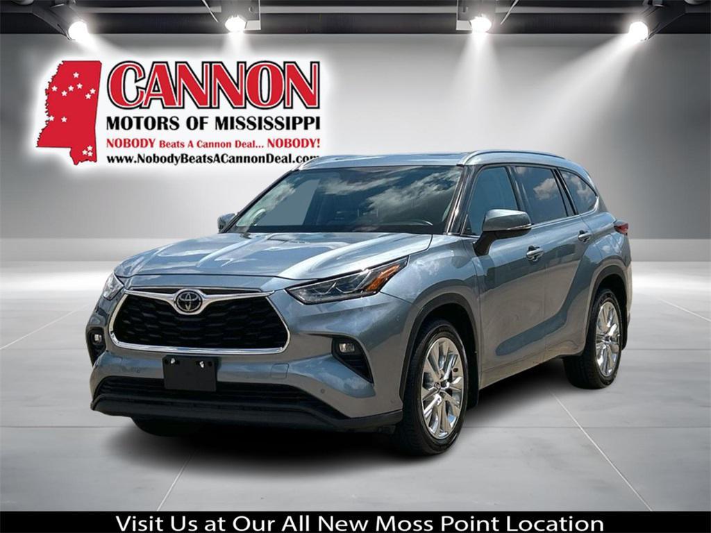 used 2021 Toyota Highlander car, priced at $35,618