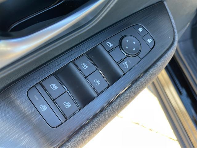 new 2025 Nissan Kicks car, priced at $24,004