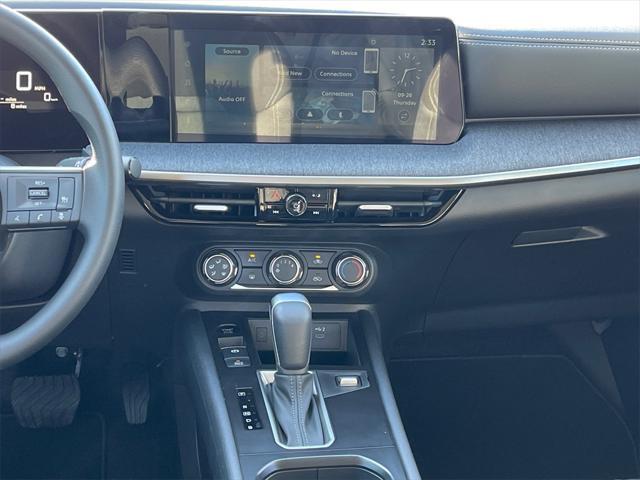 new 2025 Nissan Kicks car, priced at $24,004