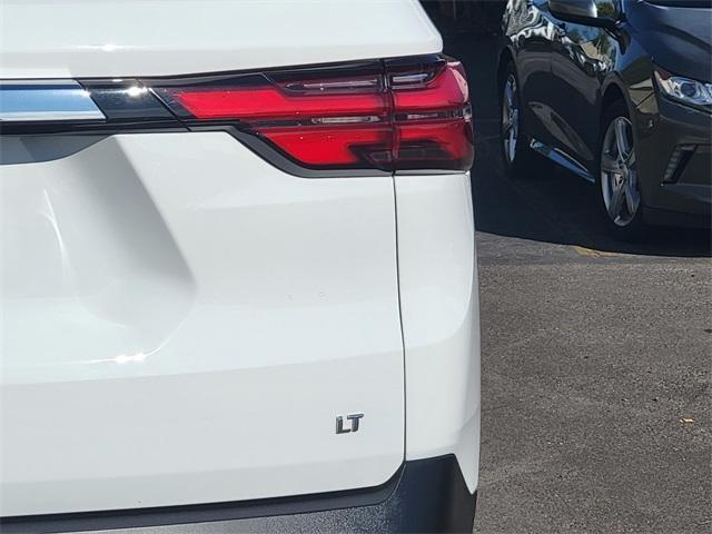 used 2022 Chevrolet Traverse car, priced at $23,476