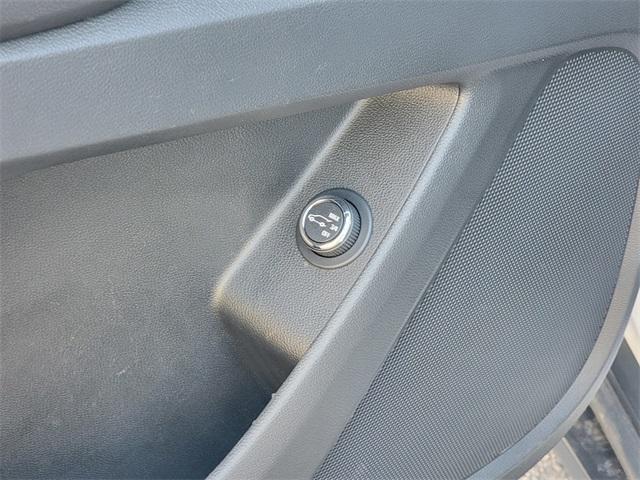 used 2022 Chevrolet Traverse car, priced at $23,476