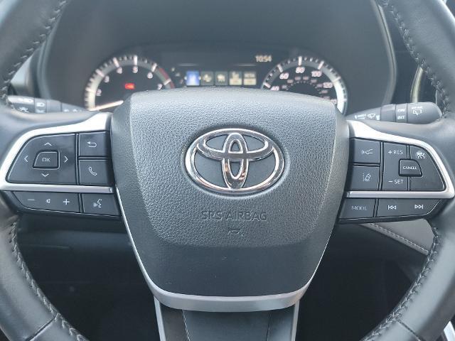 used 2024 Toyota Highlander car, priced at $36,998