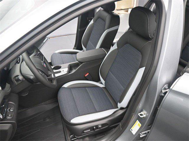 new 2025 Buick Envista car, priced at $28,025