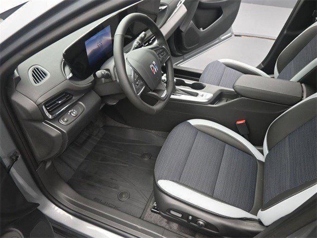 new 2025 Buick Envista car, priced at $28,025