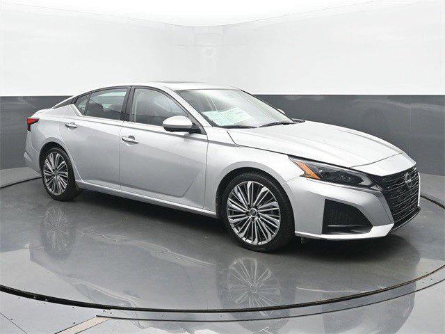 used 2023 Nissan Altima car, priced at $24,704