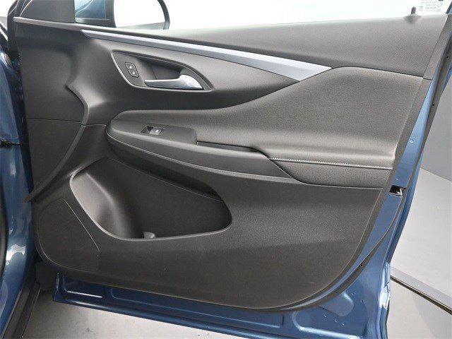 new 2025 Buick Envista car, priced at $28,025