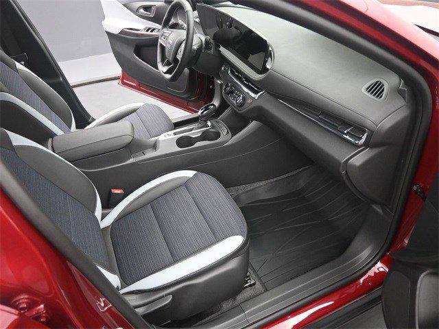 new 2025 Buick Envista car, priced at $26,835