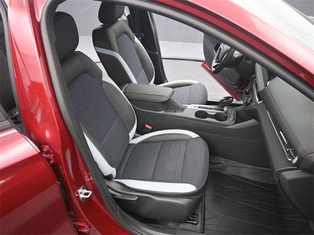 new 2025 Buick Envista car, priced at $26,835