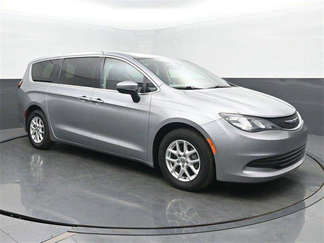 used 2018 Chrysler Pacifica car, priced at $11,499