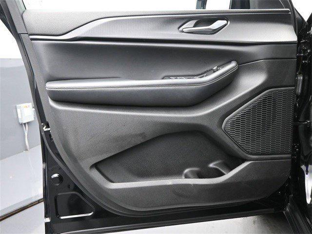 used 2023 Jeep Grand Cherokee car, priced at $34,999
