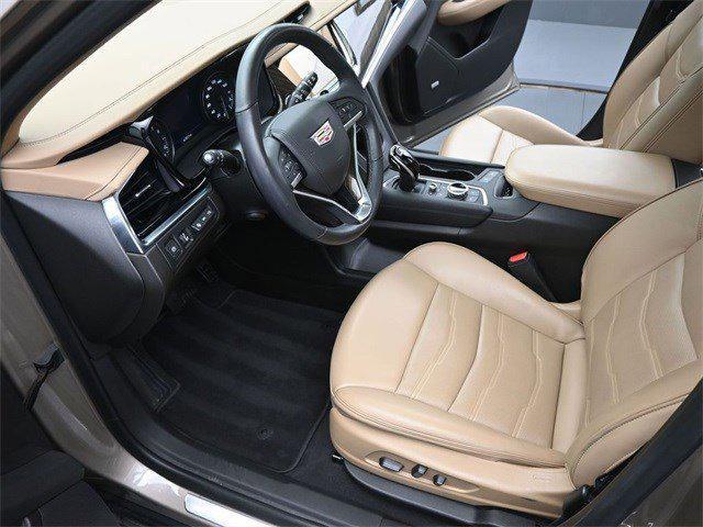 used 2022 Cadillac XT6 car, priced at $38,999