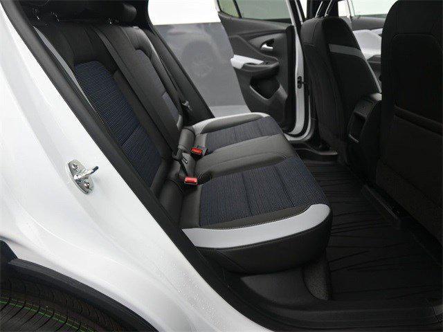new 2025 Buick Envista car, priced at $26,340