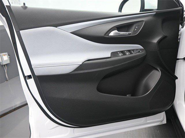 new 2025 Buick Envista car, priced at $26,340