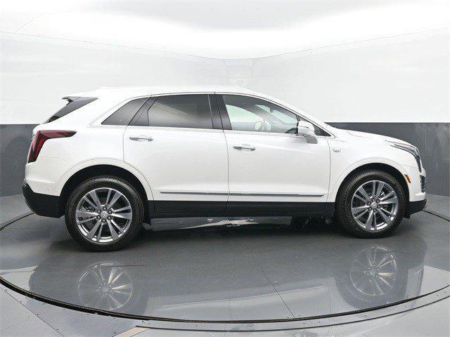 new 2025 Cadillac XT5 car, priced at $59,215