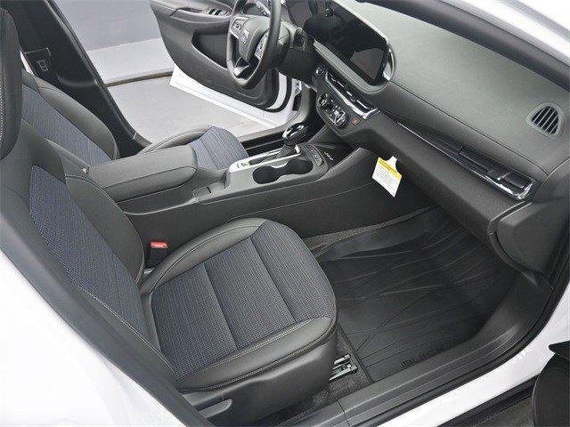 new 2025 Buick Envista car, priced at $27,530