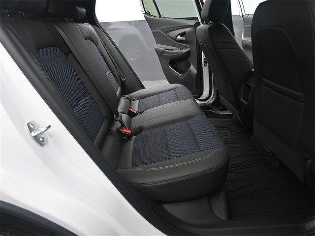 new 2025 Buick Envista car, priced at $27,530