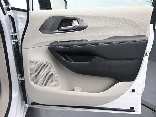 used 2024 Chrysler Pacifica car, priced at $38,399