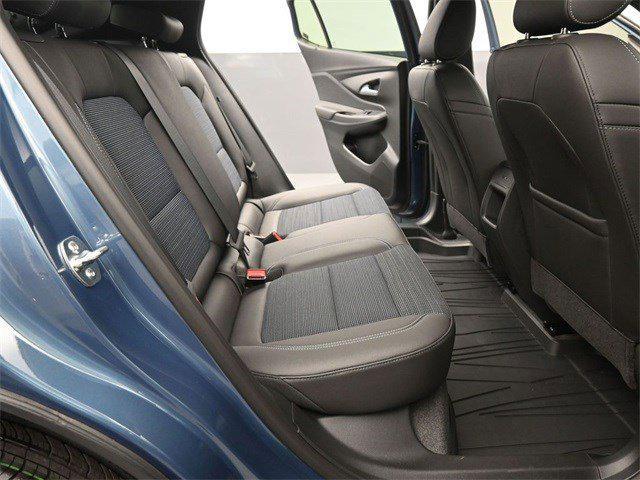 new 2025 Buick Envista car, priced at $28,300