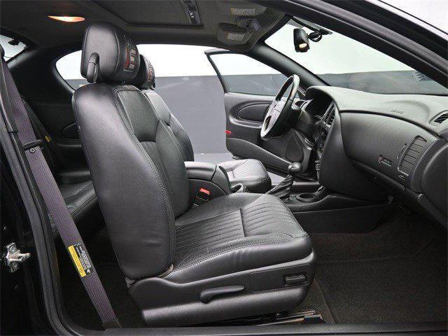 used 2004 Chevrolet Monte Carlo car, priced at $14,900