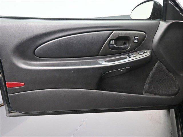 used 2004 Chevrolet Monte Carlo car, priced at $14,900