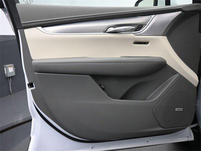new 2025 Cadillac XT5 car, priced at $59,614