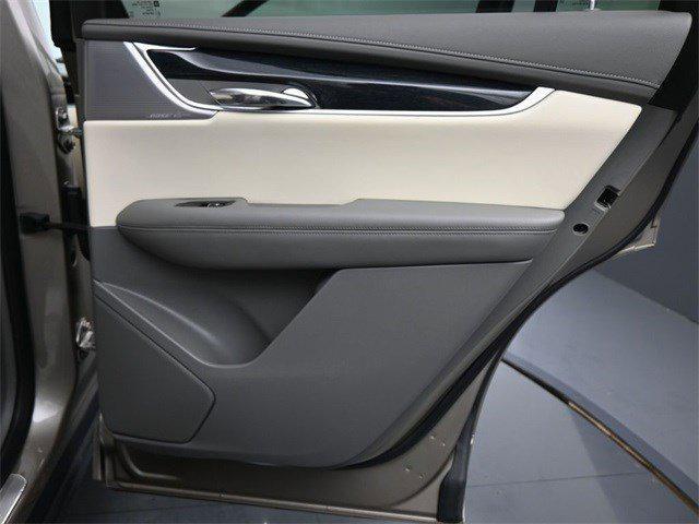 used 2022 Cadillac XT6 car, priced at $38,999
