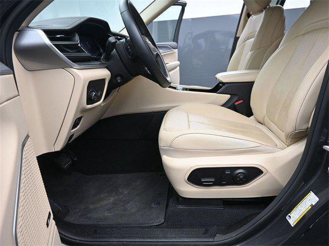 used 2022 Jeep Grand Cherokee car, priced at $33,999