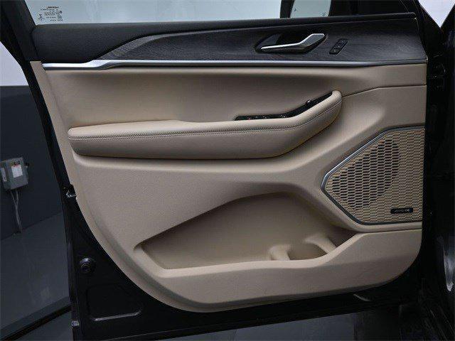 used 2022 Jeep Grand Cherokee car, priced at $33,999
