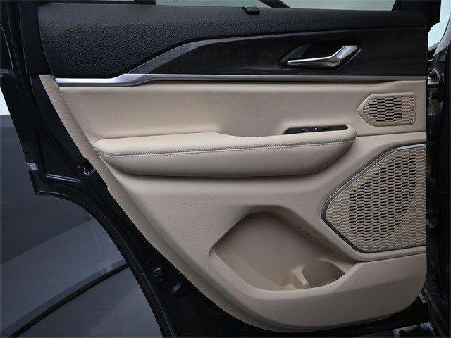 used 2022 Jeep Grand Cherokee car, priced at $33,999