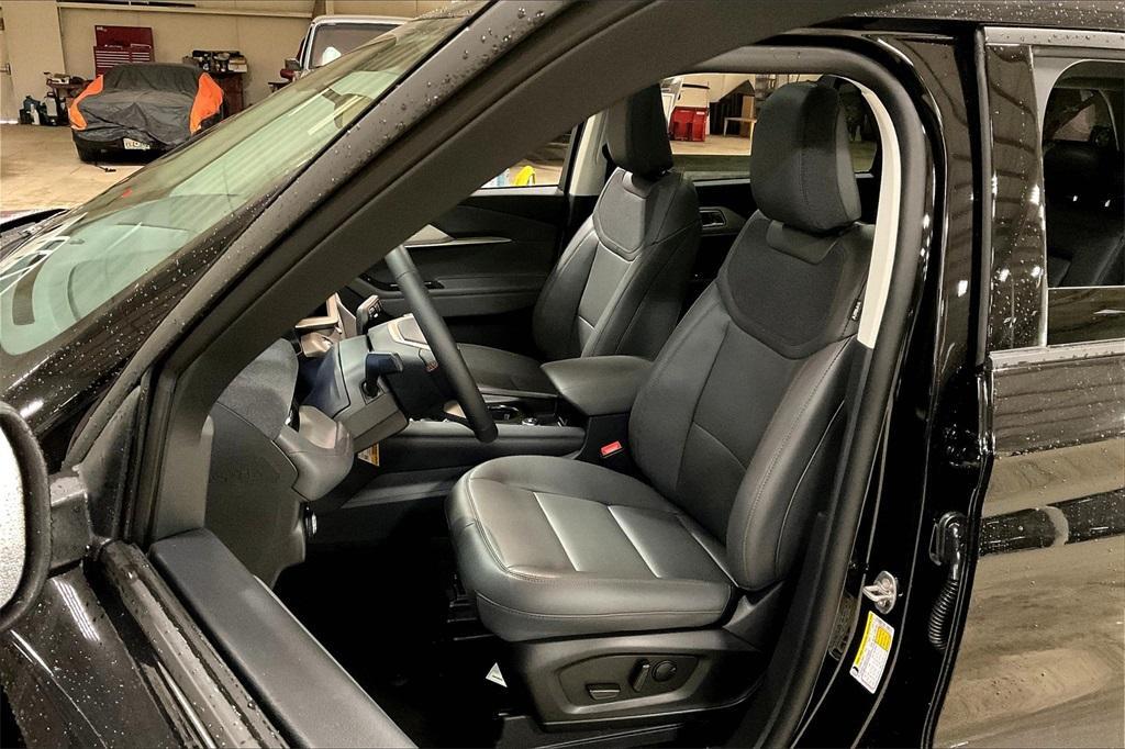 new 2025 Ford Explorer car, priced at $45,237
