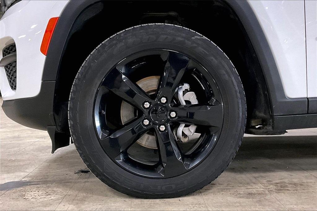 used 2023 Jeep Grand Cherokee car, priced at $26,814