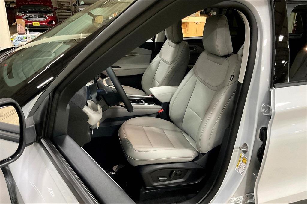 new 2025 Ford Explorer car, priced at $45,971