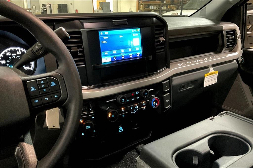 new 2025 Ford F-250 car, priced at $48,379