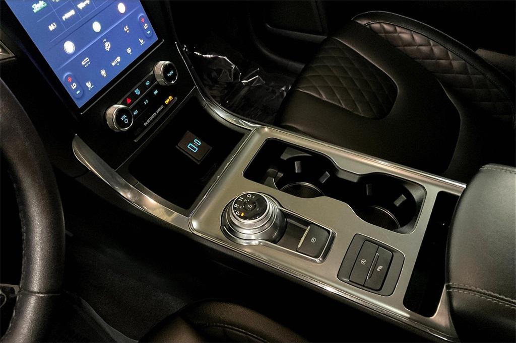used 2024 Ford Edge car, priced at $28,797