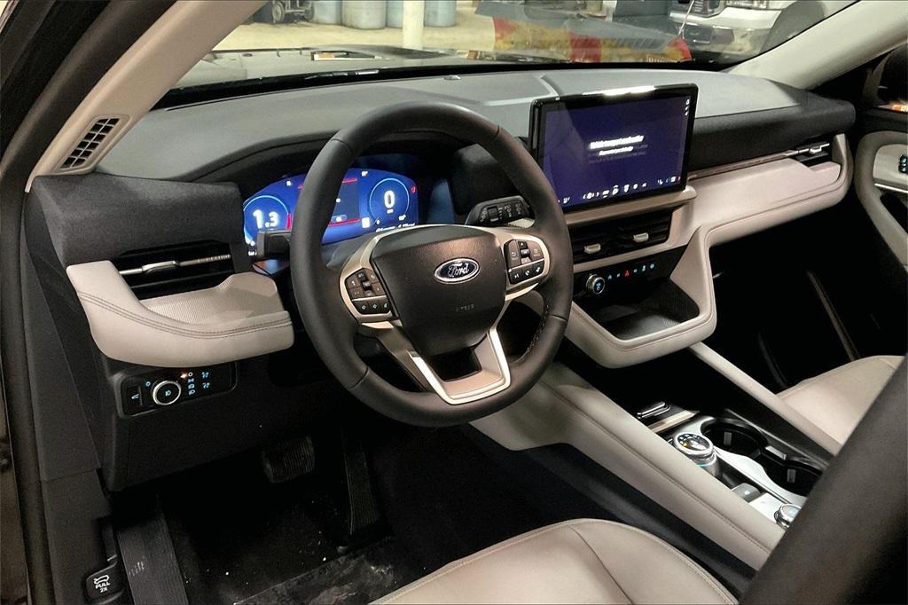 new 2025 Ford Explorer car, priced at $46,724