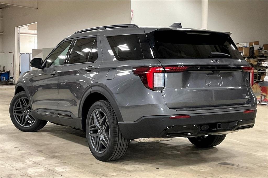 new 2025 Ford Explorer car, priced at $49,966