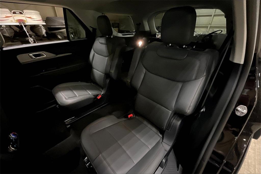 new 2025 Ford Explorer car, priced at $45,633