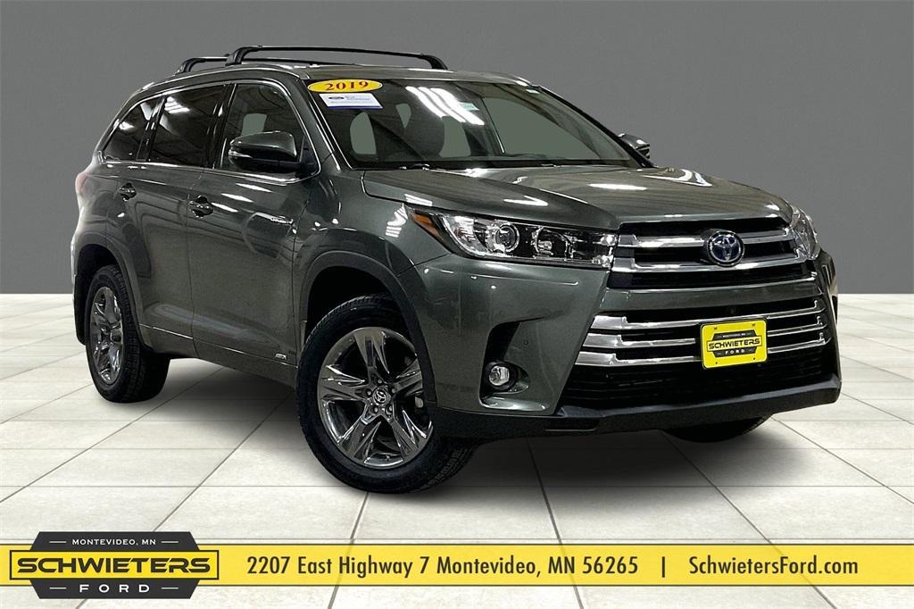 used 2019 Toyota Highlander Hybrid car, priced at $26,657