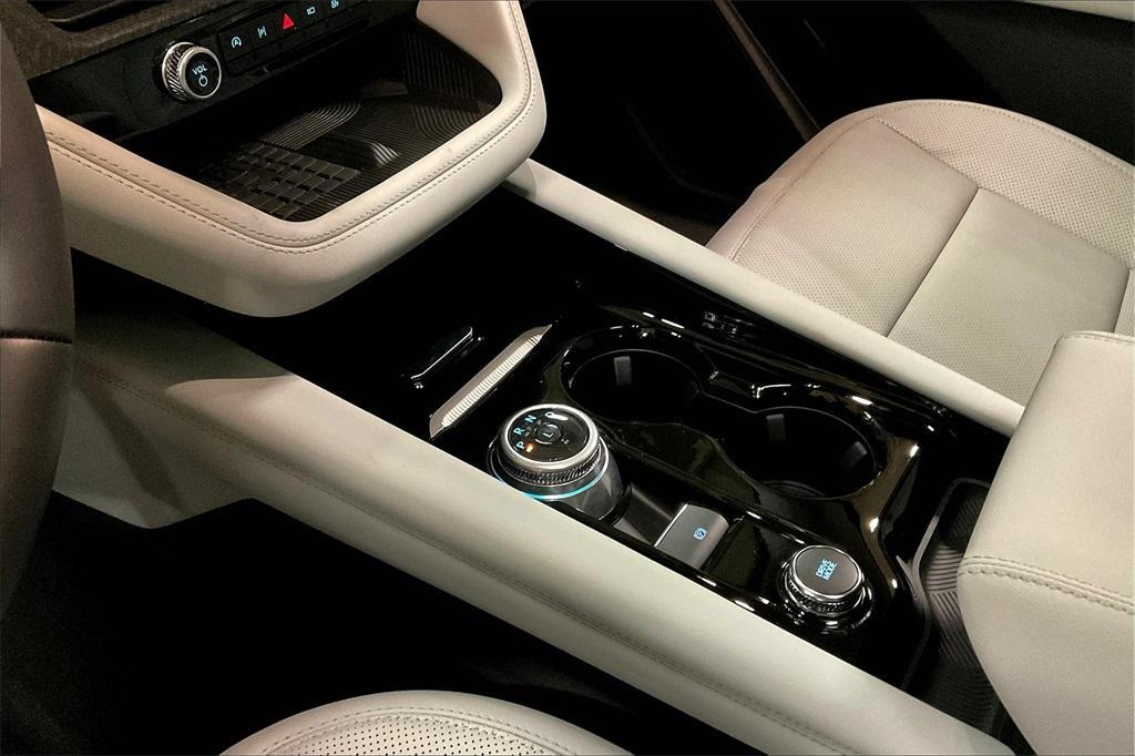 new 2025 Ford Explorer car, priced at $55,056