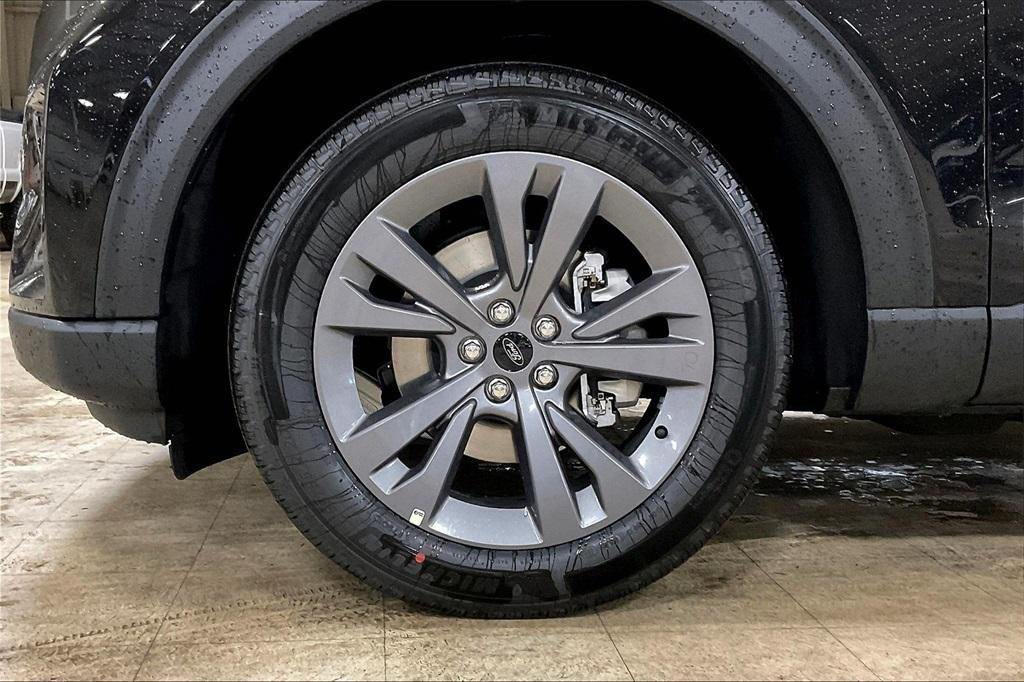 new 2025 Ford Explorer car, priced at $44,157