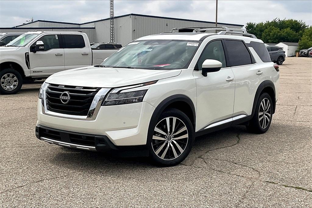used 2024 Nissan Pathfinder car, priced at $45,998
