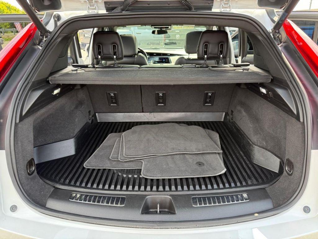 used 2021 Cadillac XT4 car, priced at $25,488
