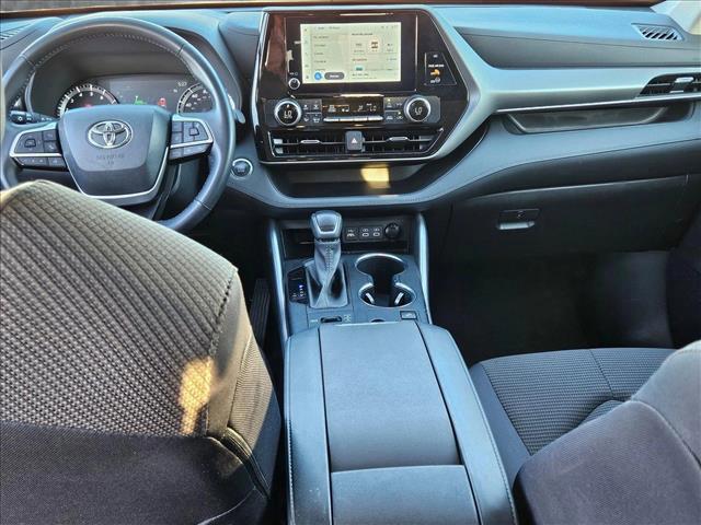 used 2023 Toyota Highlander car, priced at $30,999