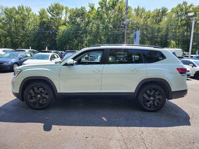 new 2024 Volkswagen Atlas car, priced at $47,157