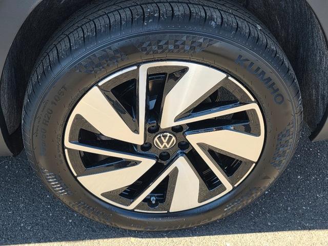 new 2025 Volkswagen Atlas car, priced at $44,004