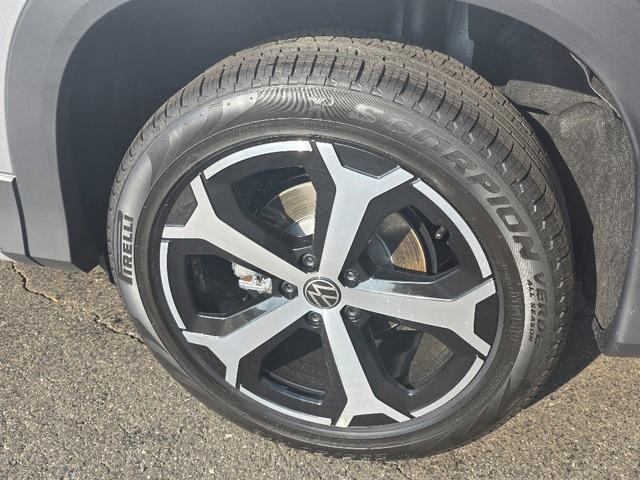 new 2025 Volkswagen Tiguan car, priced at $33,120