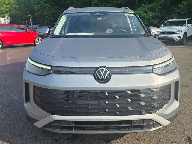 new 2025 Volkswagen Tiguan car, priced at $33,120