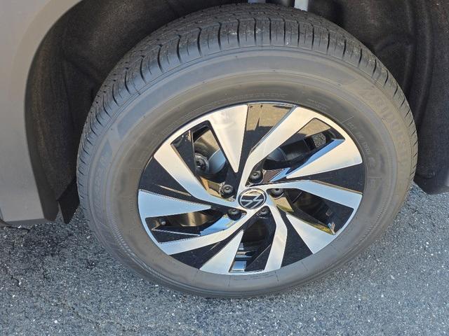 new 2025 Volkswagen Tiguan car, priced at $32,788