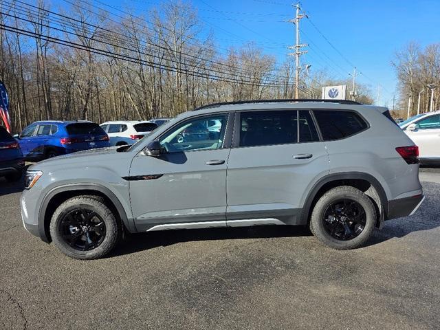new 2025 Volkswagen Atlas car, priced at $49,356