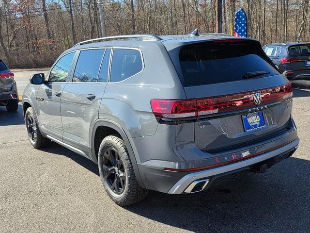 new 2025 Volkswagen Atlas car, priced at $49,984
